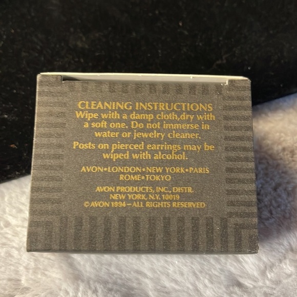 Avon-1994-Vintage Holiday Treats Pierced Earrings (Candy Canes) - Picture 4 of 4